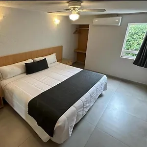 Отель Emperador Centro Y Remodelado, Гвадалахара